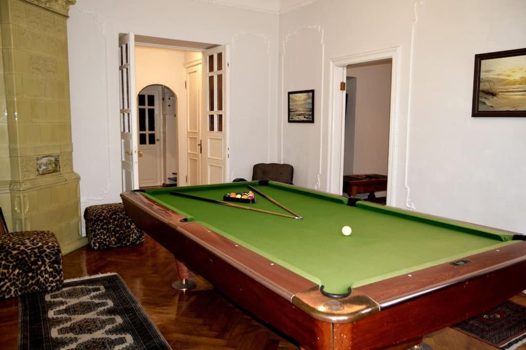 Unique Spacious Classic 3 Bedroom Midtown Apartment ! Billiard Room ! Riga Exterior foto
