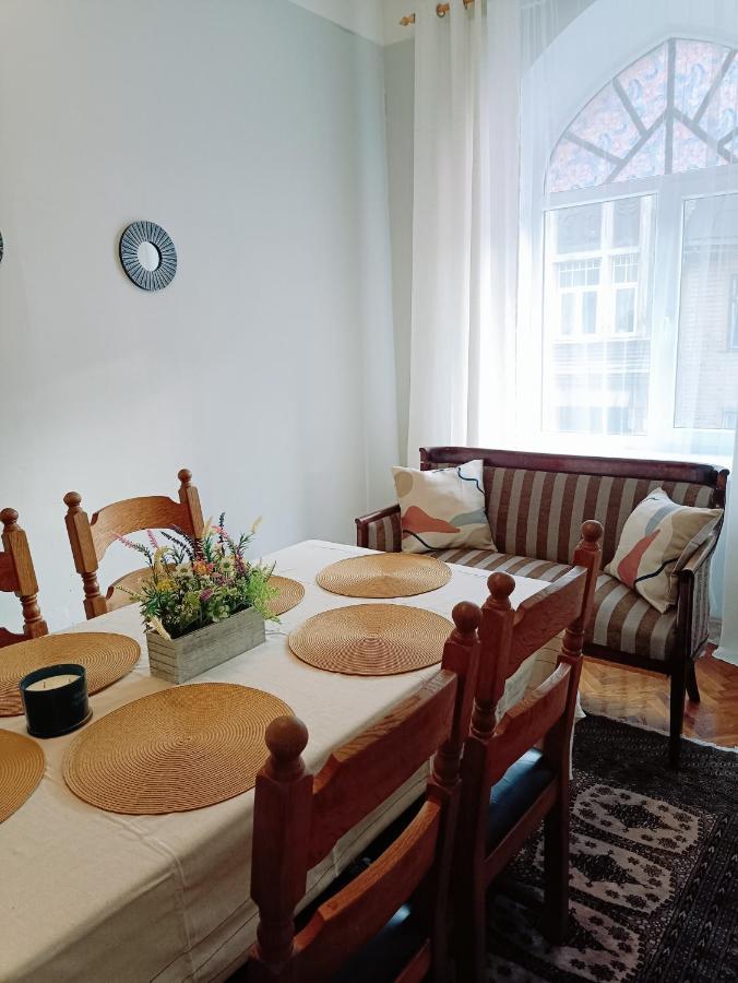 Unique Spacious Classic 3 Bedroom Midtown Apartment ! Billiard Room ! Riga Exterior foto